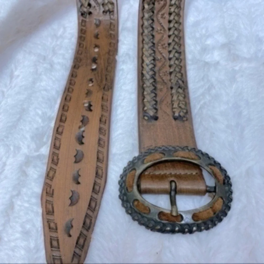 Streets Ahead genuine leather belt Size L Color Brown